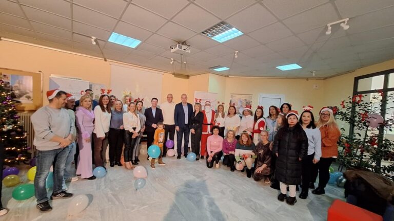 Δήμος Ελασσόνας: «Χριστουγεννιάτικες ευχές και δώρα για τους μαθητές των Ειδικών Σχολείων»