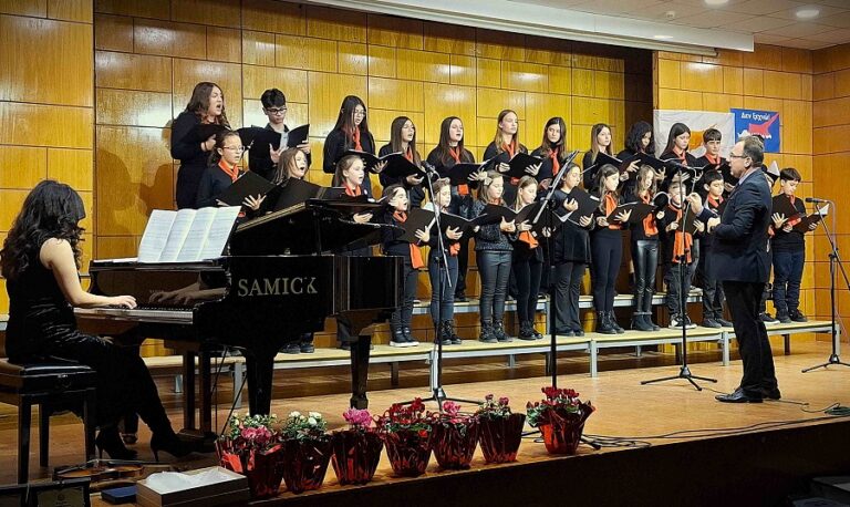 Εντυπωσίασε στα Φάρσαλα η παιδική χορωδία “musicArte”