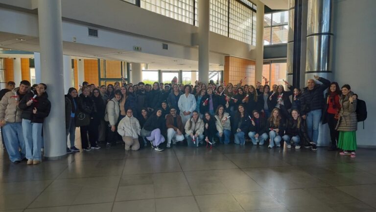 Βιωματικό εργαστήριο για το σύνολο «Μιούζικαλ και Μουσικής Κινηματογράφου» του Μουσικού Σχολείου Λάρισας στην Ιατρική Σχολή