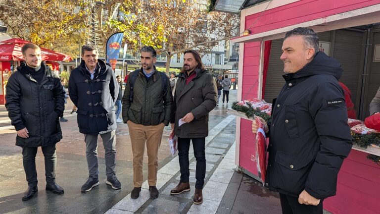 Παραμονή Πρωτοχρονιάς με Santa Walk στη Λάρισα