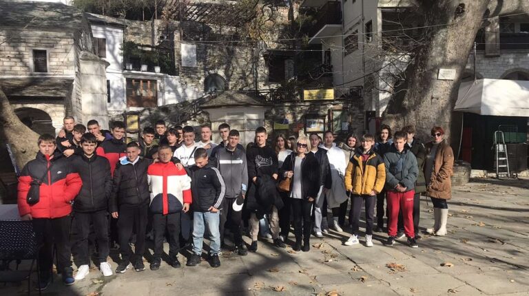 Διδακτική επίσκεψη μαθητών του Γυμνασίου Αμπελώνα στη Μακρινίτσα και στο Βόλο