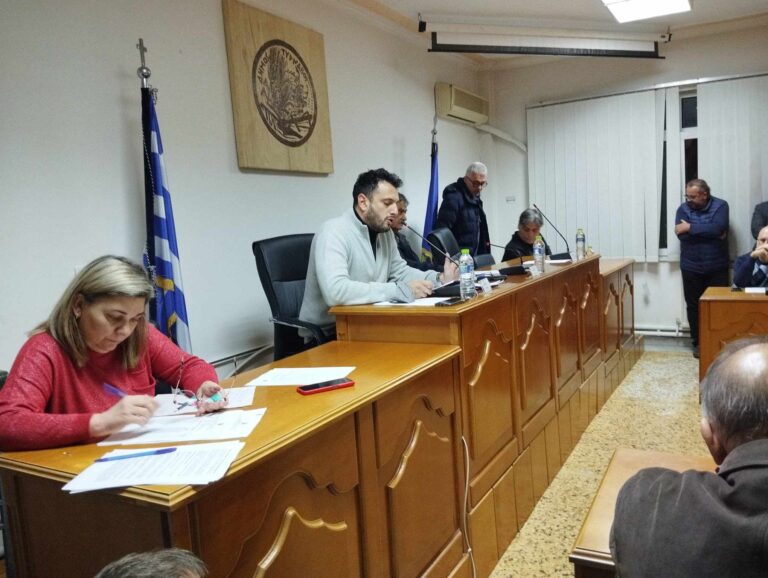 S.O.S. εκπέμπει η κτηνοτροφία – Μαζική σύσκεψη σήμερα στο δημαρχείο του Τυρνάβου
