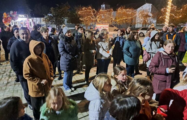 Από το Πουρνάρι ξεκίνησαν οι Χριστουγεννιάτικες εκδηλώσεις του δήμου Τεμπών