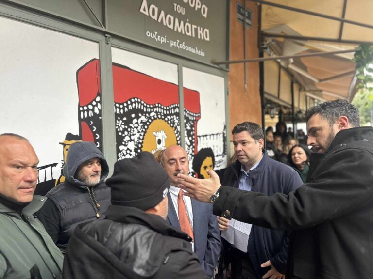 Δυναμική κινητοποίηση των σεισμόπληκτων Τυρνάβου Ελασσόνας στην ημερίδα της ΠΕΔ στα Τρίκαλα (φωτο)