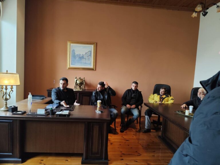 Ο δήμος Τυρνάβου στηρίζει έμπρακτα τον δίκαιο αγώνα των αμυγδαλοπαραγωγών για αποζημιώσεις