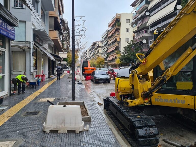 Συνεχίζονται οι εργασίες ανακατασκευής στην οδό Ανθίμου Γαζή