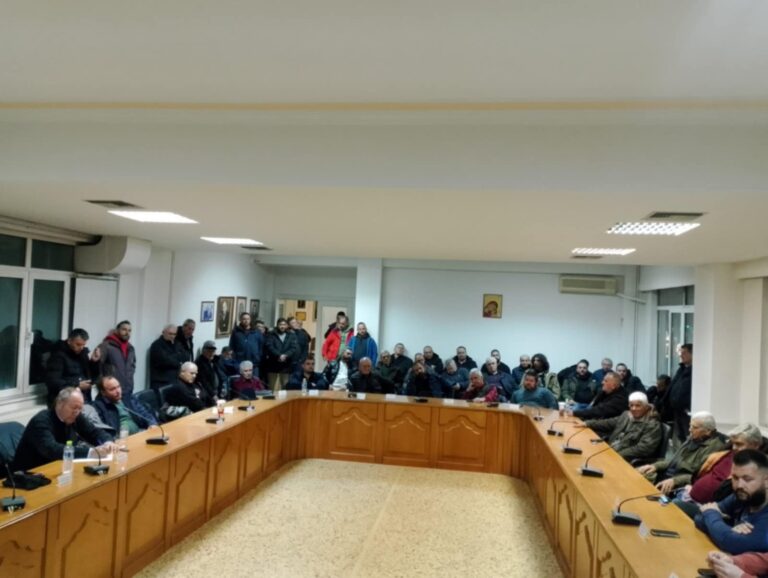 Βγαίνουν τρακτέρ στο δήμο Τυρνάβου
