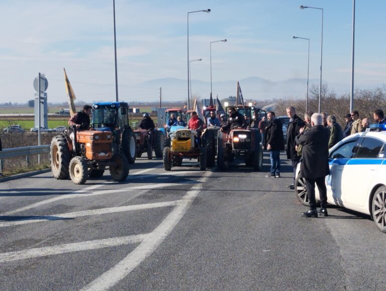 Αποχώρησαν οι αγρότες από τα μπλόκα. Δίνουν νέο ραντεβού στα συλλαλητήρια για το έγκλημα των Τεμπών