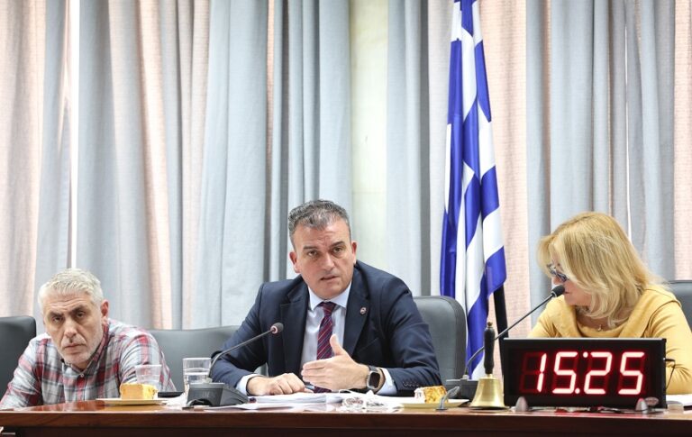 Δυναμική εξωστρέφεια, με «όχημα» τη νεολαία και αλληλεγγύη οι στόχοι για τη Λάρισα του 2025