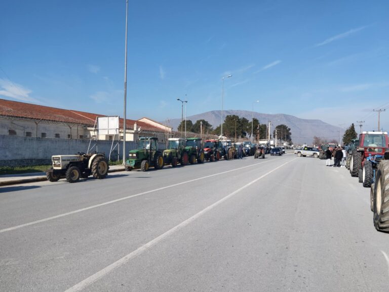 Στο δρόμο για τον κόμβο της Γυρτώνης 100 τρακτέρ και αγροτικά από τον δήμο Τυρνάβου