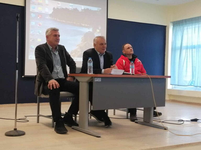 Πανελλήνια ημέρα φίλαθλου πνεύματος με Τ. Παραφέστα και Μπ. Ντόσα στο Γυμνάσιο Φαλάνης