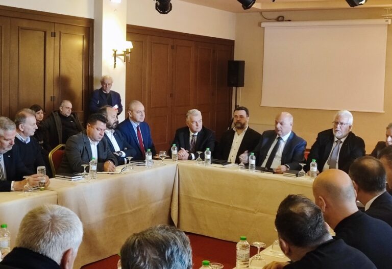 Στη συνάντηση με τον υπουργό Αγροτικής Ανάπτυξης ο δήμαρχος Ελασσόνας