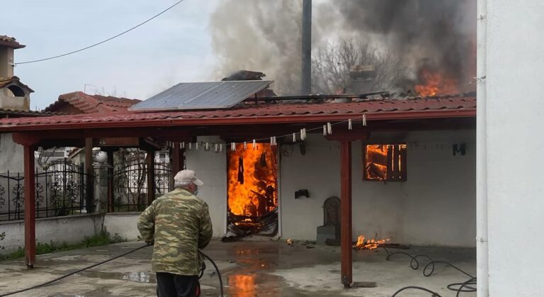 Φωτιά σε σπίτι στον Βρυότοπο