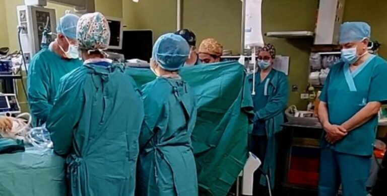 Κρήτη: Ρίγη συγκίνησης κατά τη λήψη των οργάνων του 3χρονου – Ενός λεπτού σιγή στο χειρουργείο