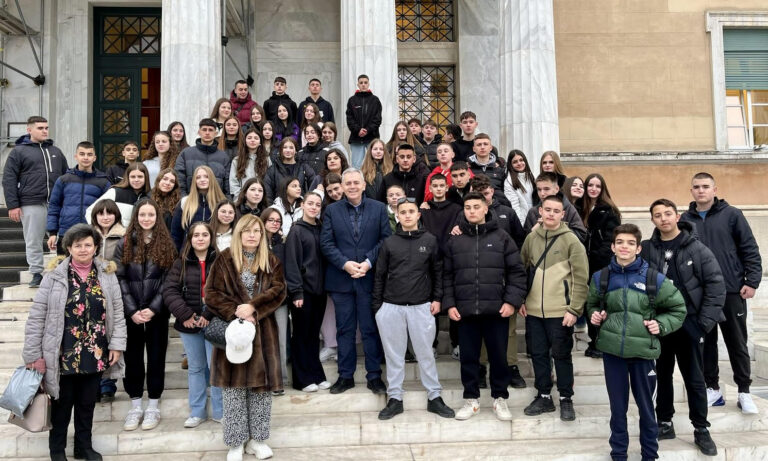 Μ. Χαρακόπουλος: Τα fake news μπορεί να οδηγήσουν σε μαζική παραπλάνηση και χειραγώγηση των ανθρώπων