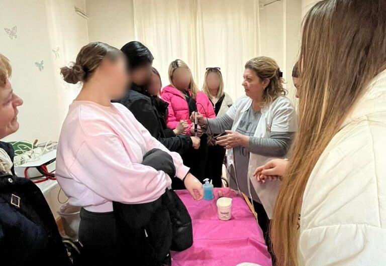 Επίσκεψη μαθητών του 3ου ΕΚ Λάρισας σε Εργαστήριο Αισθητικής