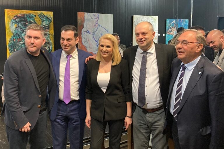 Τιμητική διάκριση στον Χρήστο Καπετάνο από την Πανελλήνια Ένωση Πληρωμάτων Θαλαμηγών