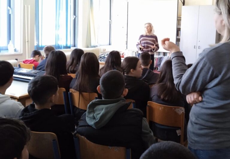 “Για μια θέση στον κόσμο”: Πώς η ιστορία της Ρόζα Παρκς γίνεται οδηγός αντίστασης και ελευθερίας