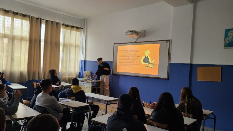 Μαθήματα δημοκρατίας και συμμετοχής στα κοινά στο 1ο γυμνάσιο Τυρνάβου Αχ. Τζάρτζανος