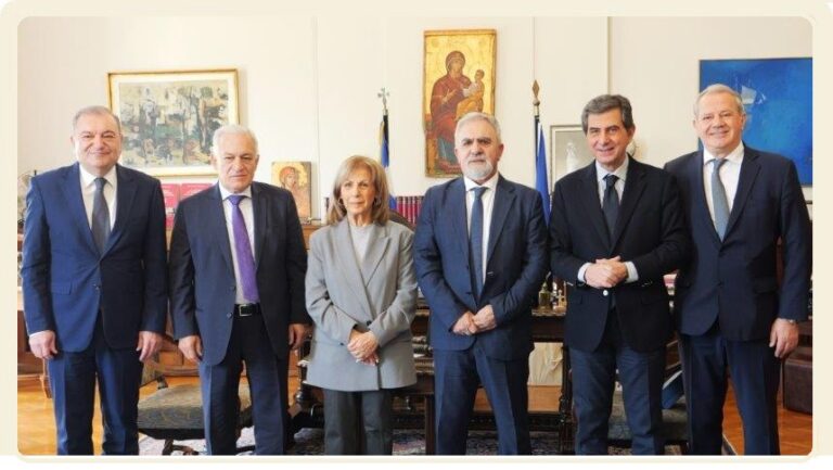 Βραβεύτηκε ο Λεωνίδας Μπακούρας στο υπουργείο Μακεδονίας – Θράκης