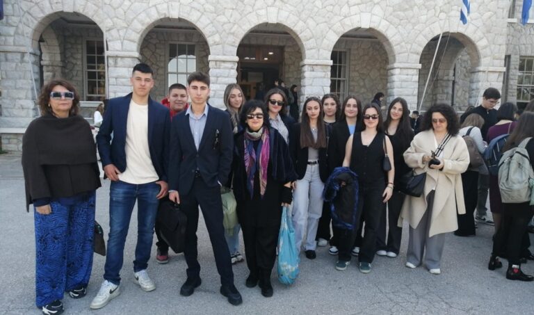 Εξαιρετικές επιδόσεις του ρητορικού ομίλου του ΓΕ.Λ. Τυρνάβου σε πανελλήνιους αγώνες ρητορικής