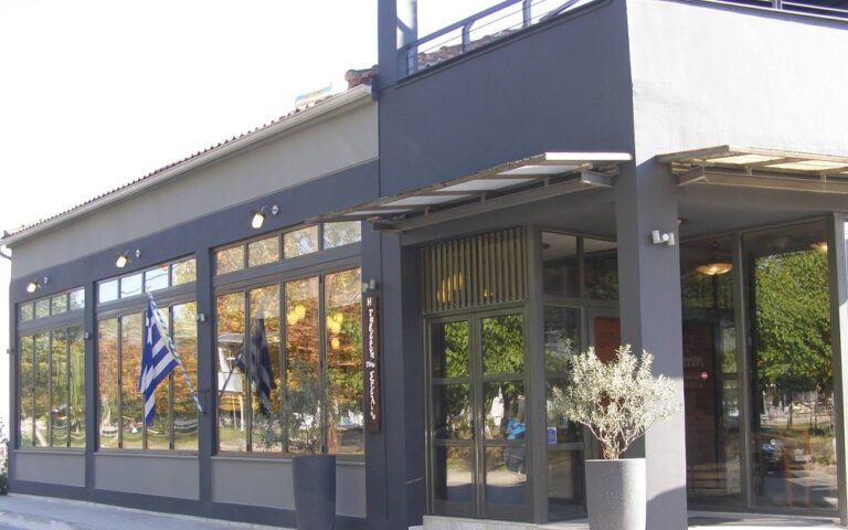 Summer sales, στην Ταβέρνα του Στέλιου στον Αμπελώνα