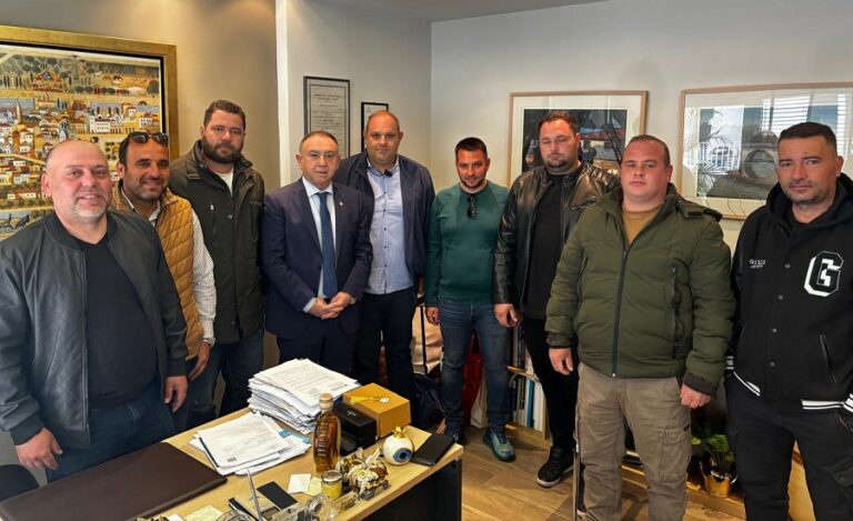 Κέλλας σε Αγιώτες παραγωγούς: Σήμερα Μ. Τρίτη de minimis σε μήλα και κάστανα