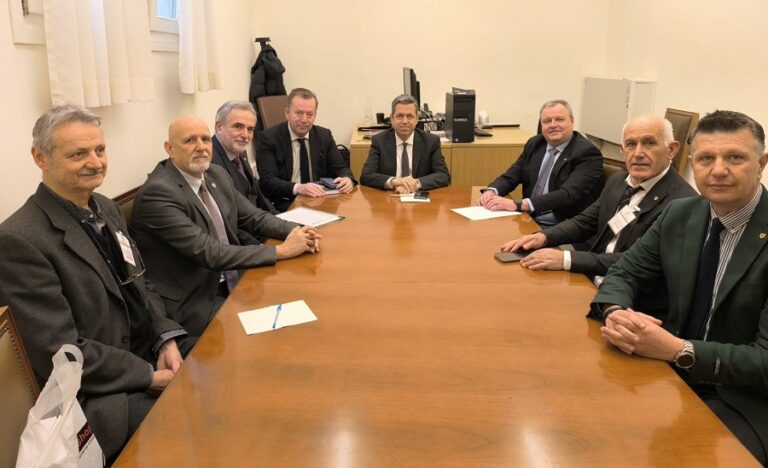 Συνάντηση Φάμελλου, Κόκκαλη και Κεδίκογλου με αντιπροσωπεία του Συντονιστικού Συμβουλίου Συλλόγων Αποφοίτων ΑΣΣΥ
