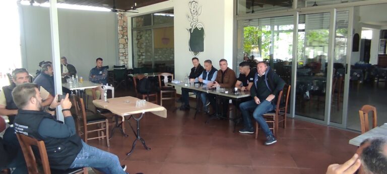 Σύσκεψη των συνεταιρισμών του δήμουΤυρνάβου για την καρπόπτωση στα αχλάδια παρουσία του αντιπεριφερειάρχη Δ. Τσέτσιλα