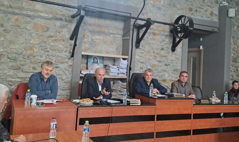 Δήμοι Τεμπών και Αγιάς: Οχι σε διόδια στην κοιλάδα των Τεμπών