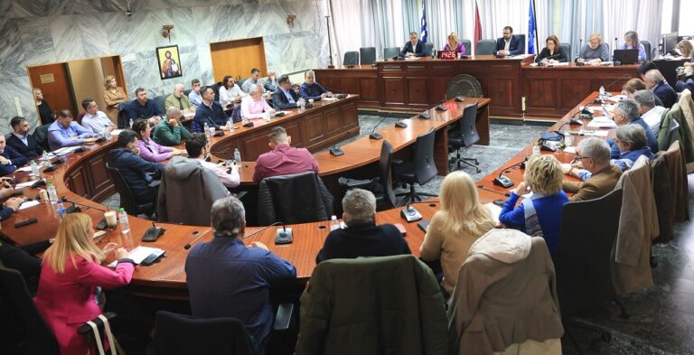 Διαπαραταξιακή Επιτροπή για την προώθηση των Λαρισαίων καλλιτεχνών η πρόταση Μαμάκου για το Θ.Θ.