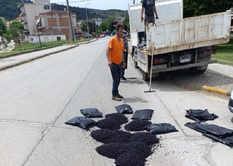 Αποκαταστάσεις του οδικού δικτύου σε περιοχές της επαρχίας Φαρσάλων