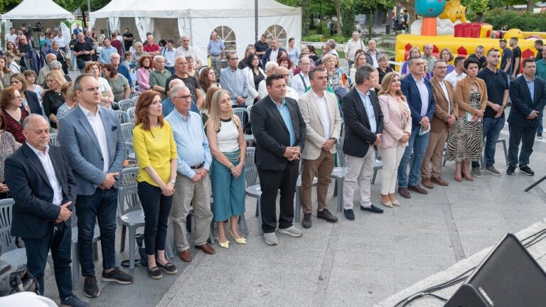 Πετυχημένη η εκδήλωση πρόληψης, προσφοράς και αλληλεγγύης «Μαζί μια αγκαλιά» στη Λάρισα