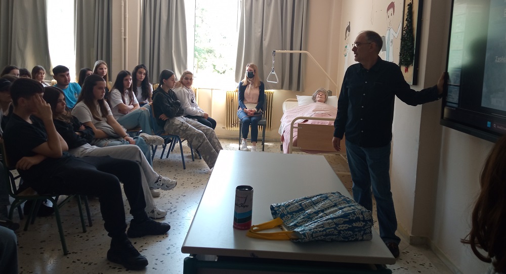 Μαθητές του 1ου Γυμνασίου Τυρνάβου επισκέφθηκαν το ΕΠΑΛ Τυρνάβου
