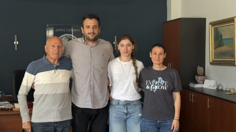 Η Δημοτική αρχή του δήμου Τυρνάβου στηρίζει και φέτος την παραολυμπιονίκη Λήδα Μανθοπούλου