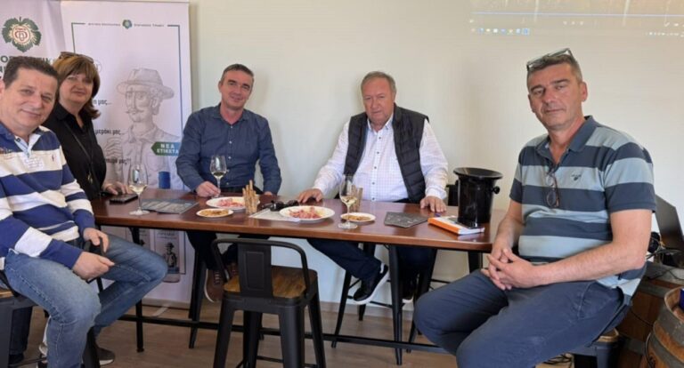 «Πλημμύρισαν» κόσμο οινοποιεία του Τυρνάβου που συμμετείχαν στο διήμερο «Ανοιχτές Πόρτες»