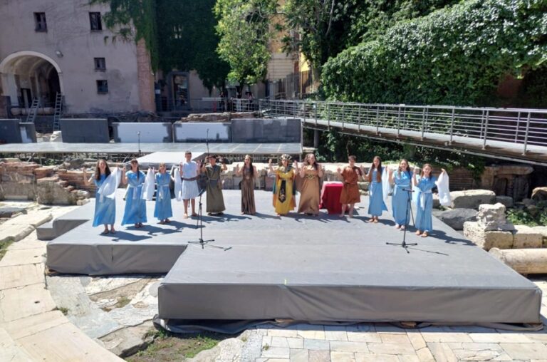 Το 13ο Γυμνάσιο Λάρισας στο Διεθνές Μαθητικό Φεστιβάλ Αρχαίου Θεάτρου «AMENANOS NOSTOS FESTIVAL»