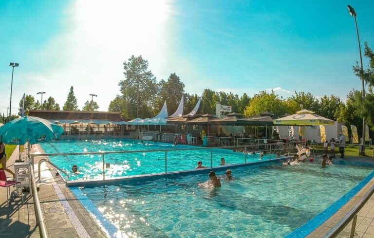 Κλειστή για το κοινό σήμερα Δημοτική Πισίνα Νεάπολης