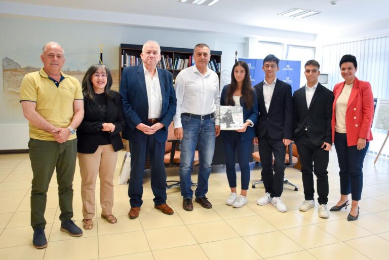 Μαθητές του πρότυπου ΓΕΛ Λάρισας διακρίθηκαν στην καινοτόμο επιχειρηματικότητα
