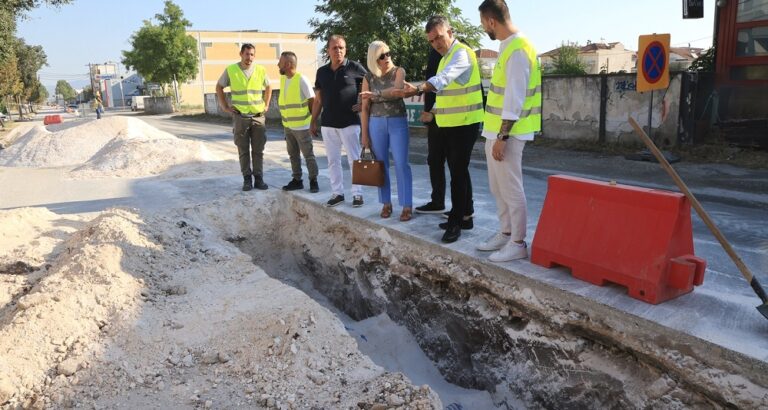 Στα έργα της ΔΕΥΑΛ σε Γιάννουλη, ΑΤΑ και Παναγούλη κλιμάκιο του Δήμου Λαρισαίων, με επικεφαλής τον Θ. Μαμάκο