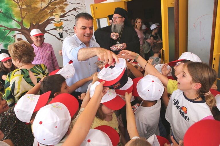 «Πρεμιέρα» για την Κατασκήνωση στην πόλη – Σήμερα η υποδοχή των μικρών μαθητριών και μαθητών στις σχολικές δομές
