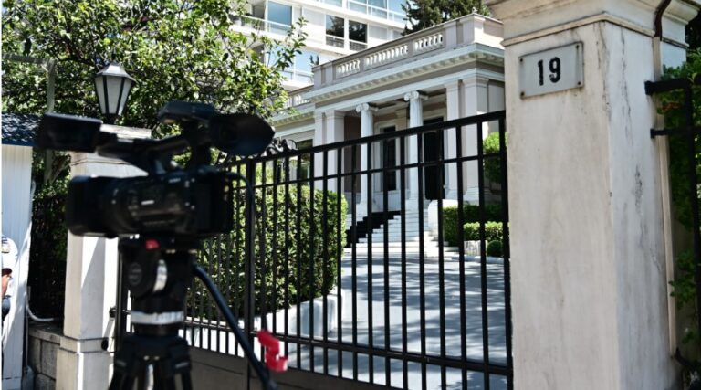 Σφίγγει ο κλοιός για το Μαξίμου – Μετά τον ΟΠΕΚΕΠΕ, σειρά παίρνουν ΕΛΓΑ και Ταμείο Ανάκαμψης
