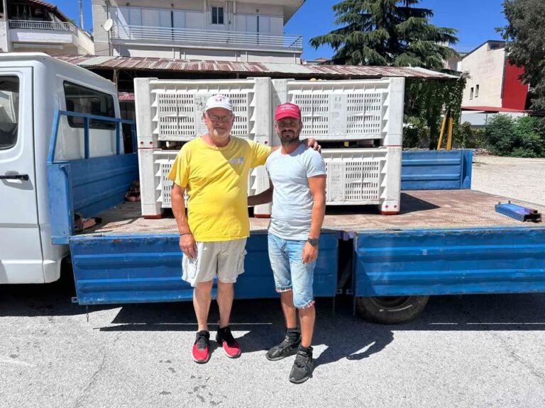 Δωρεά ροδάκινων από τον Α.Σ. ΓΑΙΑ ΦΡΟΥΙΤ Δένδρων στον σύλλογο τρίτεκνων