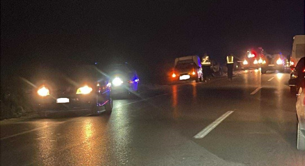 Ενας 31χρονος νεκρός σε σύγκρουση 2 οχημάτων στο δρόμο Αγιάς – Λάρισας