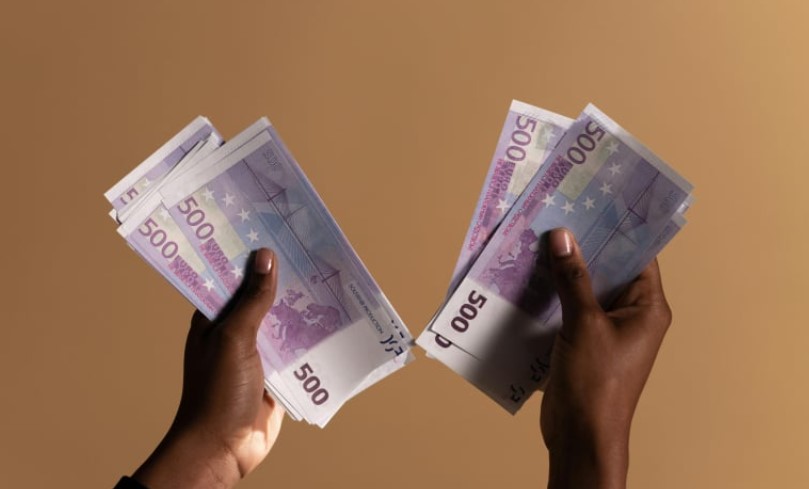 500ευρω: Ολα όσα ισχύουν για πληρωμές και καταθέσεις