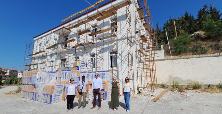 Σε εξέλιξη το έργο επανάχρησης του ιστορικού 1ου Δημοτικού Σχολείου στην Ελασσόνα