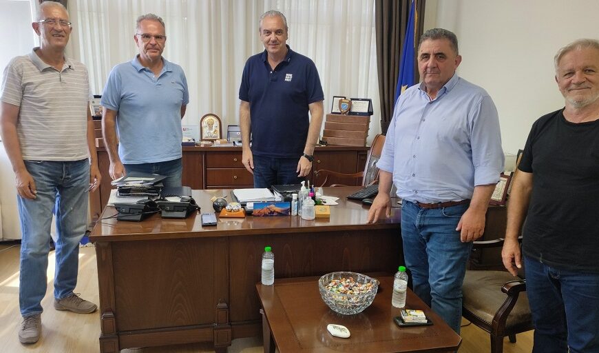 Με τον προϊστάμενο του ΕΛΓΑ για τις ζημιές από το χαλάζι συναντήθηκε ο δήμαρχος Ελασσόνας