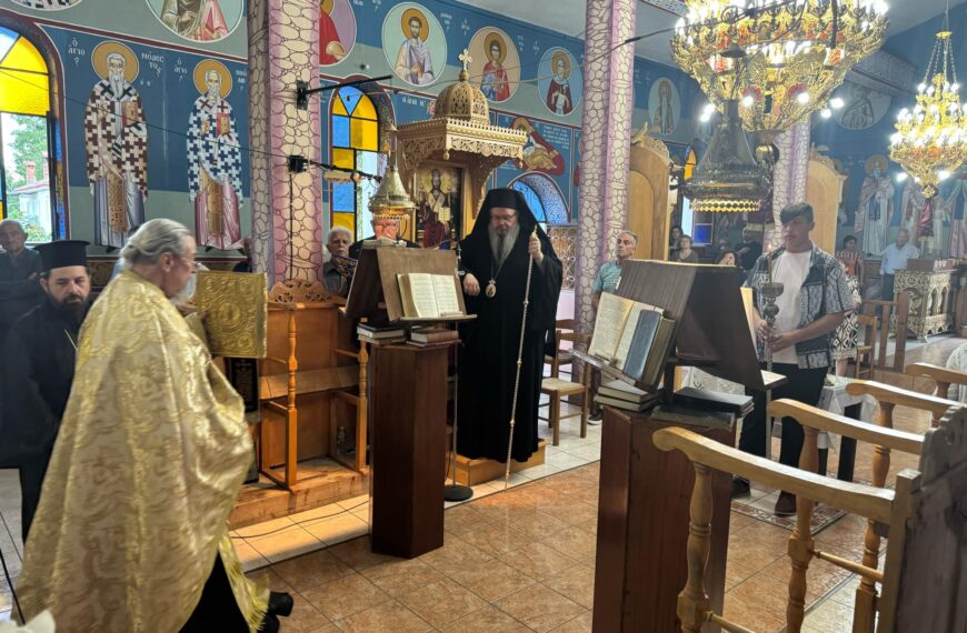 Στην Καλλιπεύκη χοροστάτησε σήμερα ο μητροπολίτης Ιερώνυμος