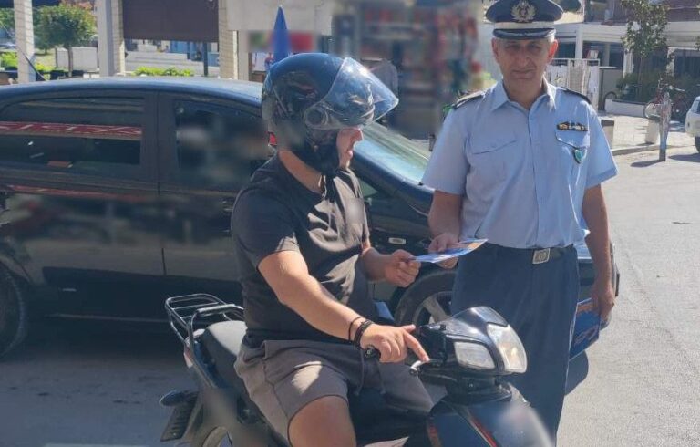 Ενημερωτική δράση του Α.Τ. Τυρνάβου για τη χρήση προστατευτικού κράνους