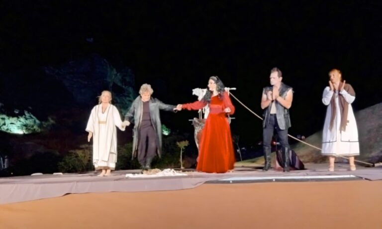 Μεγάλη επιτυχία για τη «Μήδεια» του Ευριπίδη στα Φάρσαλα